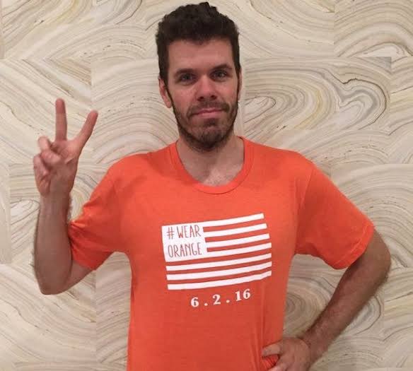 Perezhiltonwearorange